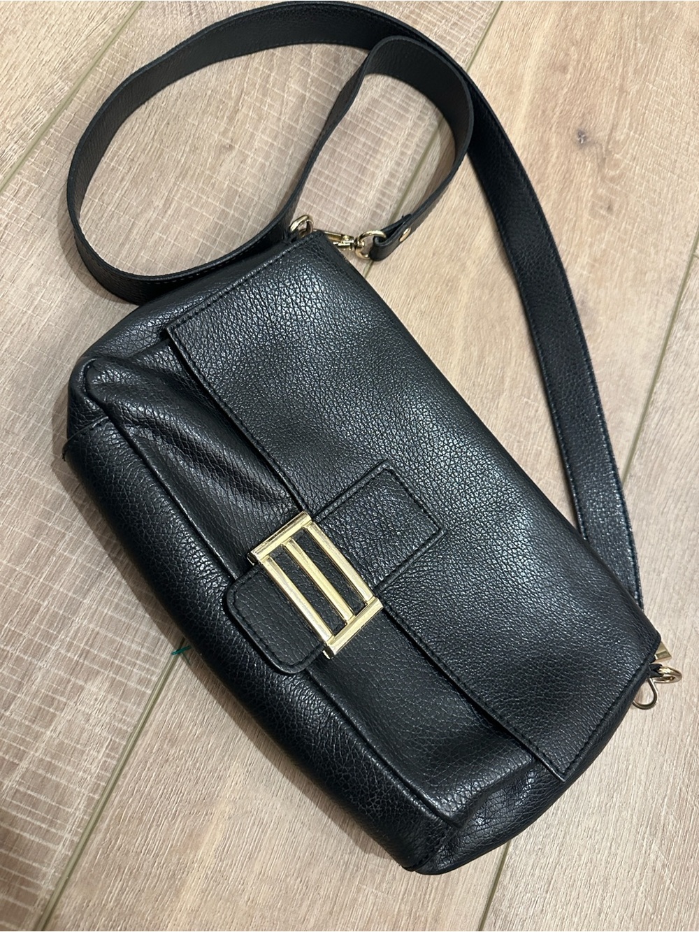 Divina Firenze Black Leather Crossbody with Gold Accent